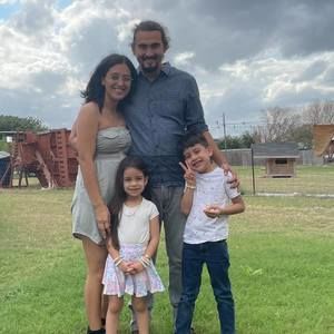 Meet your Posher, Larissa